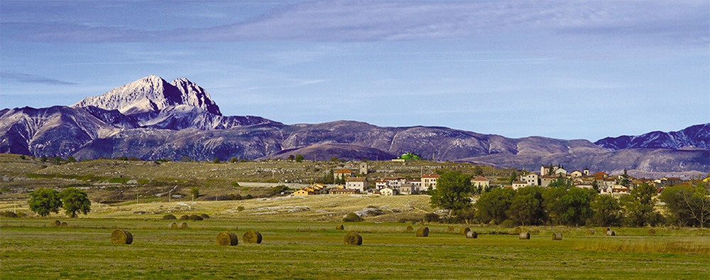 Rocca di Mezzo at the Rocche Plateau (1400m)